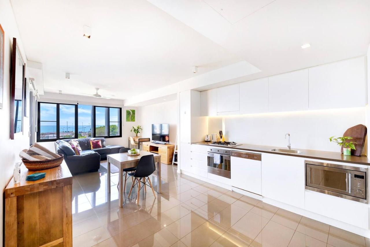 Waterfront Lagoon Hideaway With Sea Views Apartment